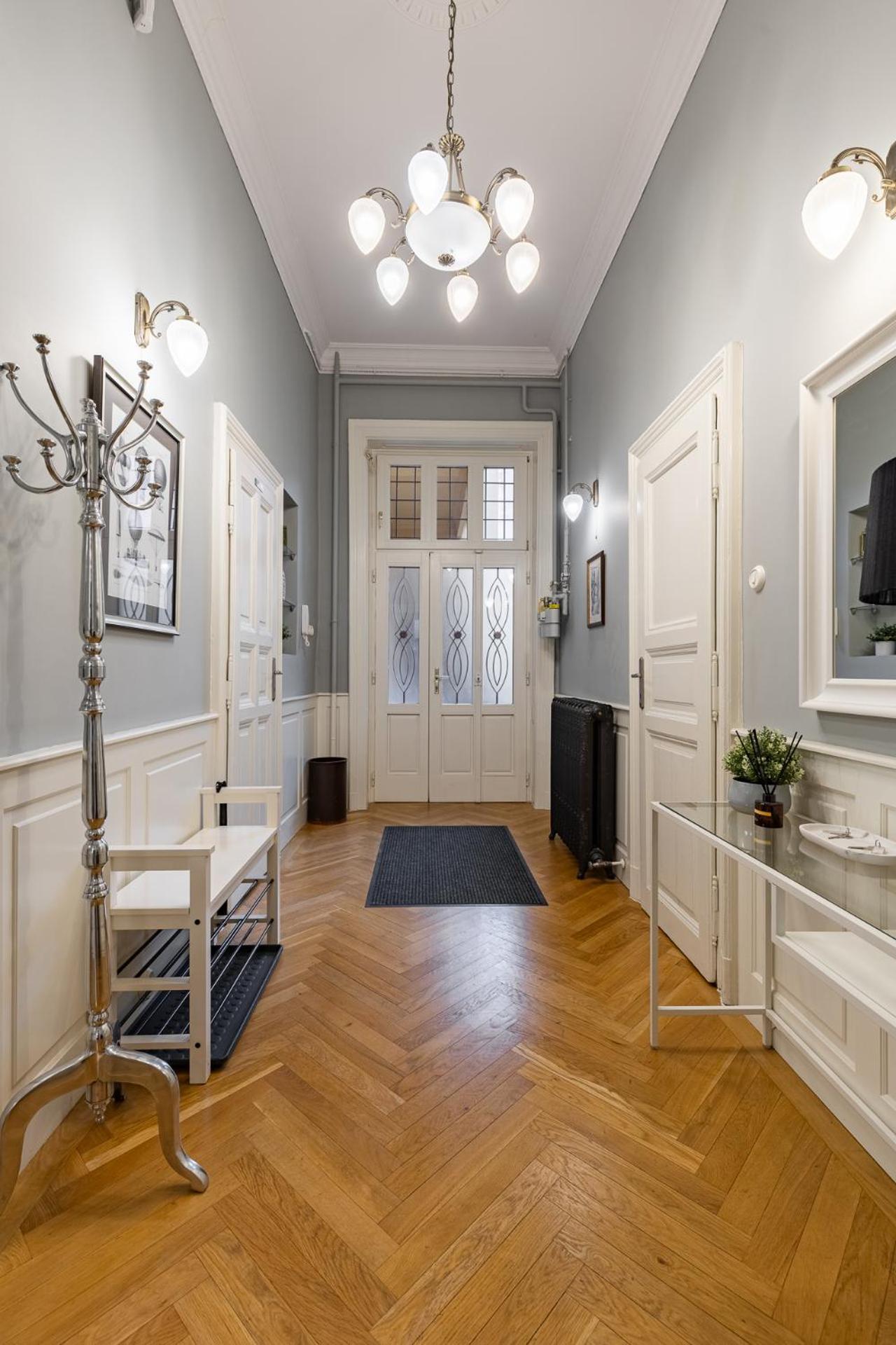 Spacious Victorian Residence By Grand Boulevard Budapest Exteriör bild