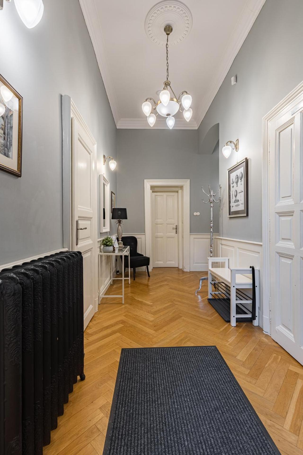 Spacious Victorian Residence By Grand Boulevard Budapest Exteriör bild
